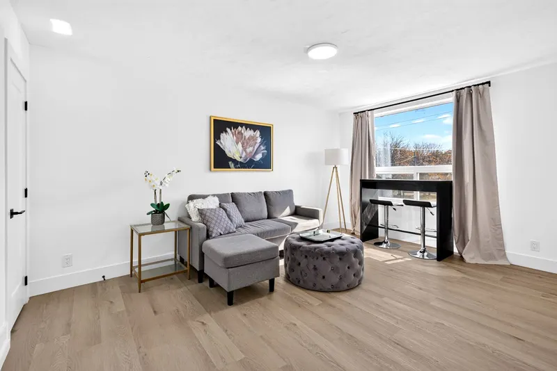 McEwan Suites 2 bedroom + den suite, photo 1